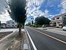 外観：前面道路含む現地写真
