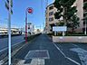 外観：前面道路含む現地写真