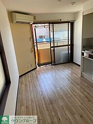 ミニヨンド福生 4階ワンルームのリビング/ダイニング