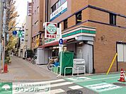 ローソンストア100西八王子店 徒歩8分。コンビニ 640m