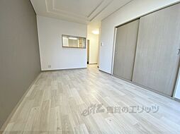 近鉄大阪線 真菅駅 徒歩5分の賃貸アパート 2階2LDKのリビング/ダイニング