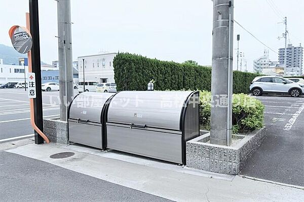 画像17:ゴミ置場