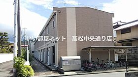 レオパレスクリスマスローズ 207 ｜ 香川県坂出市青葉町（賃貸アパート1K・2階・26.08㎡） その1