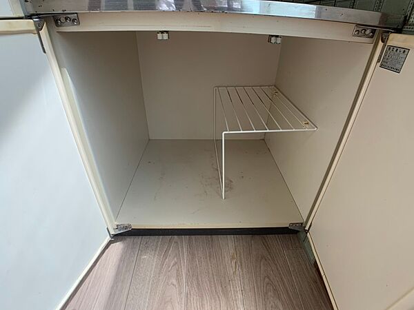 画像21:キッチン周りは意外と物が多いので棚があるといいですね。