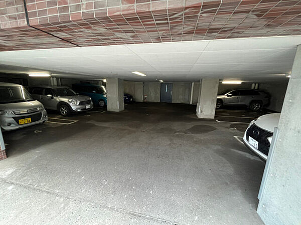 画像18:駐車場その他