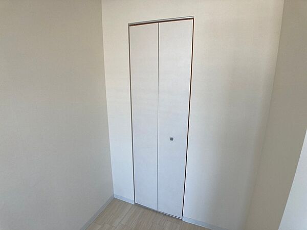 画像13:寝室の収納です。部屋がすっきり片付きます。