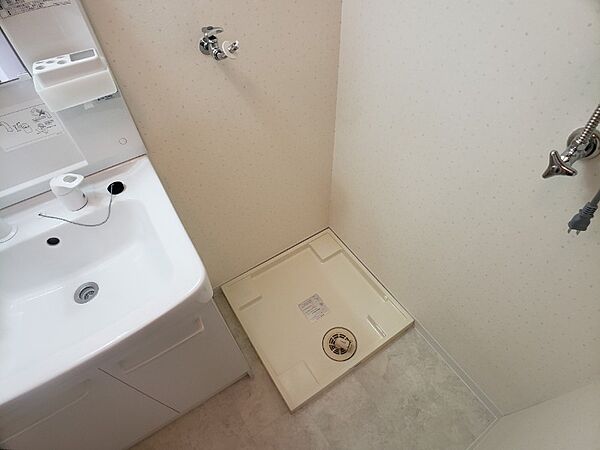 画像19:脱衣所には洗濯パンがあります。万一の水漏れにも安心。