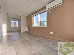 グランドサクセスピスタ 1階1LDKのリビング/ダイニング