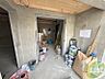 周辺：前面道路、建物周り等