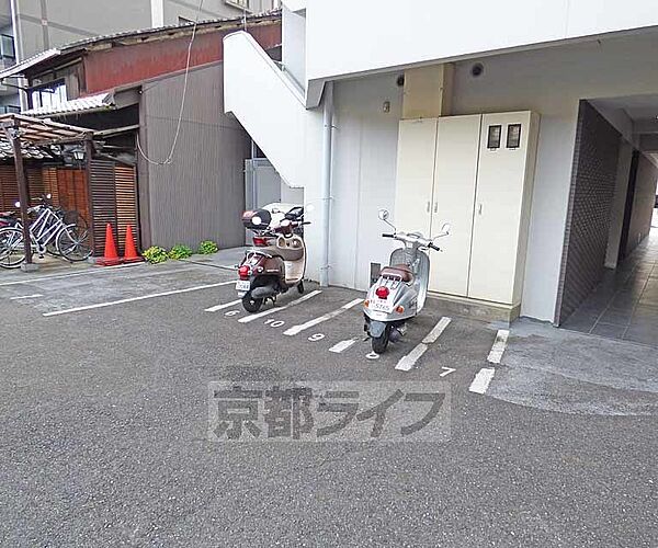 画像29:バイク用駐輪場です。