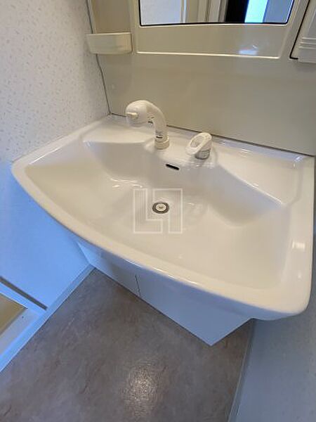 画像14:カーサ セレーネ　独立洗面台