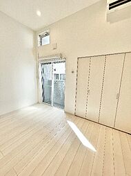 フルール・ド・スリジェ 103 1階1Kのリビング/ダイニング