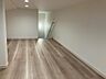 その他：8.2帖ある固定型階段付小屋根収納になります。（奥から撮影）