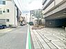 外観：【前面道路】家の良し悪しだけでなく周辺環境も重要なポイント。川口駅徒歩11分の立地ですが閑静な住宅街です。近隣施設も良好です。