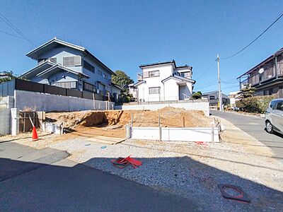 外観：【外観】南浦和駅徒歩23分　2階建ての新築戸建　