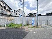 3号棟【前面道路】陽当り良く、ゆとりある道幅の前面道路。