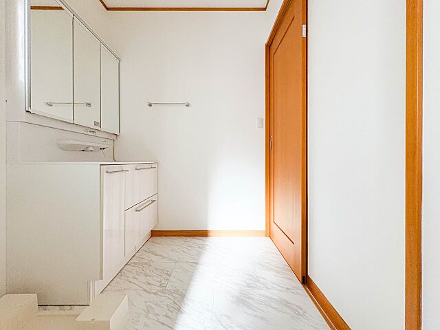 室内 さいたま市北区東大成町2丁目