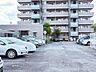 駐車場：【駐車場】毎日の生活にマイカーが必須という方は、購入を検討する際、駐車場があることは大事な条件です。毎日の通勤や家族の送迎、買い物やお出かけなどクルマのある暮らしを満喫したい方は要チェック！…