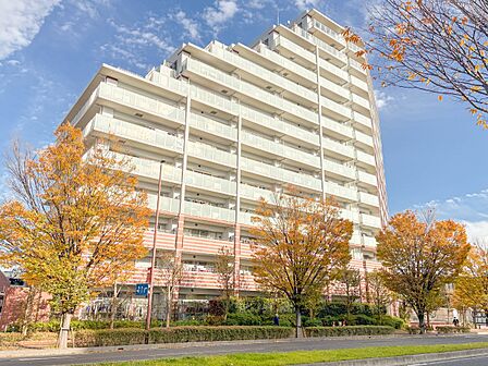 【外観】陽当りや通風性など各所に施された工夫で住みやすさを実現。部屋の大きさや周辺環境・街並など、資料には掲載していない情報が現地にはたくさんございます。是非ご確認下さい。