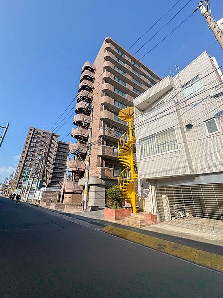 【外観】JR大宮駅徒歩8分の好立地。近隣に商業施設が豊富な利便性の高いエリアです。