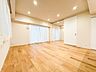 室内：【LDK16.6帖】対面キッチンで快適な間取りです。