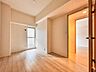 子供部屋：【子供部屋6.1帖】たっぷりの収納も配備、片付いた空間。陽光も明るく開放的な空間が魅力的