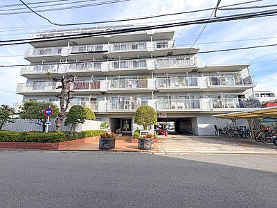外観：【外観】こちらの物件が少しでも気になるようでしたら、お気軽にお問合せください。人生でいちばん大きなお買い物ですので、ゆっくりご見学ください。ネット上の画像と実際の見学では、リアル感がまるで違…