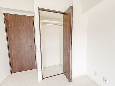 【収納】各部屋を最大限に広く使って頂ける様、全居住スペースに収納付。プライベートルームはゆったりと快適に。