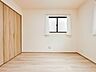 子供部屋：【子供部屋5.62帖】お子様のお部屋にぴったりなクロークを備えたフローリング仕様の洋室です。