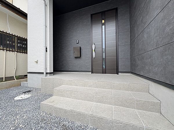 玄関を拡大表示