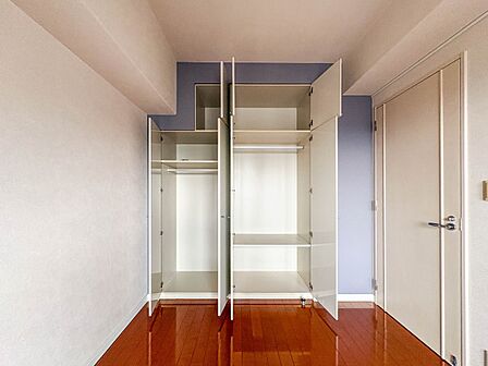 【収納】各部屋を最大限に広く使って頂ける様、全居住スペースに収納付。プライベートルームはゆったりと快適に。