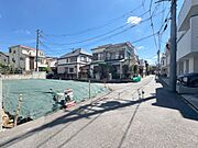 車の通行が少ないので、静かな住環境を維持することができます。