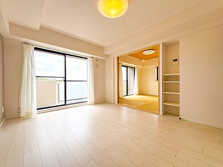 【DK8.5帖】インテリアショップで見掛けた「あの家具」も置ける、ゆったりとした空間。時に広さが上質な寛ぎの時間になる事も。
