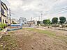 外観：【前面道路】車の通行が少ないので、静かな住環境を維持することができます。