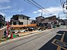 外観：1号棟【前面道路4.5ｍ】車の通行が少ないので、静かな住環境を維持することができます。
