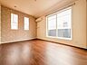 洋室：【洋室6帖】部屋の快適性を追求していくと、内装はシンプルになります。そしてポイント、ポイントにアクセントをつけて、リズムをつくる。シンプルな内装とは、リズミカルな内装と気づきます。