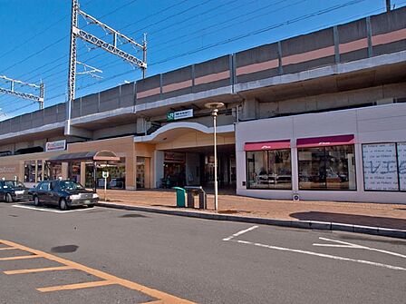 駅 1120m JR埼京線「与野本町」駅(さいたま市の心臓部です。中央区役所をはじめ、行政・公共サービス機関の多くが与野本町駅周辺に置かれています。行政地区は駅北側に広がり、南側は住宅地区に…