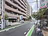 外観：【前面道路】家の良し悪しだけでなく周辺環境も重要なポイント。