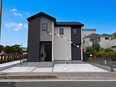 外観:2号棟【外観】陽当りや通風性など各所に施された工夫で住みやすさを実現。部屋の大きさや周辺環境・街並など、資料には掲載していない情報が現地にはたくさんございます。是非ご確認下さい。 外観:2号棟【外観】陽当りや通風性など各所に施された工夫で住みやすさを実現。部屋の大きさや周辺環境・街並など、資料には掲載していない情報が現地にはたくさんございます。是非ご確認下さい。