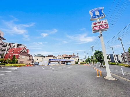 コンビニ 180m ローソン戸田上戸田店(ローソン(新・企業スローガンは「マチのほっとステーション」。「圧倒的な美味しさ」「人への優しさ」「地球（マチ）への優しさ」の3つの約束で社会の課題に…