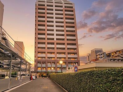 外観:【現地外観】こちらの物件が少しでも気になるようでしたら、お気軽にお問合せください。人生でいちばん大きなお買い物ですので、ゆっくりご見学ください。※青空はイメージです。 外観:【現地外観】こちらの物件が少しでも気になるようでしたら、お気軽にお問合せください。人生でいちばん大きなお買い物ですので、ゆっくりご見学ください。※青空はイメージです。