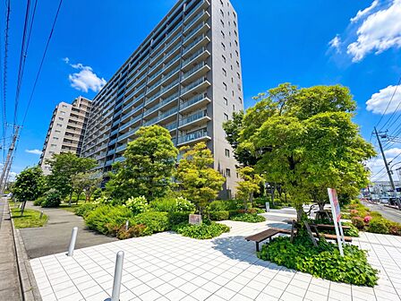 【Facade-外観-】総戸数497戸のビッグコミュニティ。洗練されたデザインと質感。住まいを拓く、シティテラス戸田公園。