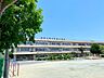 周辺：小学校 950m 日進小学校(助けあおう、考えよう、たくましく。私たちの教育目標です。みんな仲間、助けあう。毎日が学び、考える。強い心、たくましく。勉強、遊びだけでなく、生活が学校。その想い…