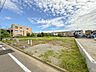 外観：【現地土地写真】車の通行が少ないので、静かな住環境を維持することができます。
