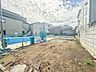 外観：【現地土地写真】家の良し悪しだけでなく周辺環境も重要なポイント。