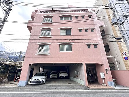 【外観】こちらの物件が少しでも気になるようでしたら、お気軽にお問合せください。人生でいちばん大きなお買い物ですので、ゆっくりご見学ください。ネット上の画像と実際の見学では、リアル感がまるで違…