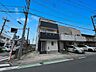 外観：【前面道路】陽当りや通風性など各所に施された工夫で住みやすさを実現。部屋の大きさや周辺環境・街並など、資料には掲載していない情報が現地にはたくさんございます。是非ご確認下さい。