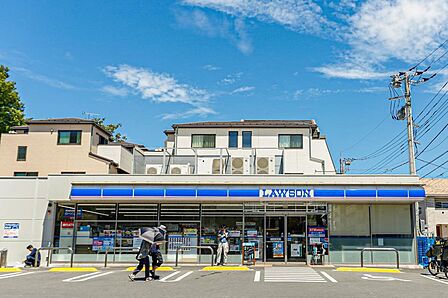 コンビニ 150m ローソンさいたま白幡四丁目店(新・企業スローガンは「マチのほっとステーション」。「圧倒的な美味しさ」「人への優しさ」「地球(マチ)への優しさ」の3つの約束で社会の課題に応…