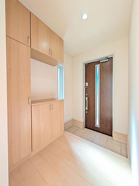 玄関を拡大表示