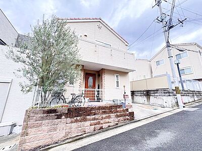 外観：南西向きで陽当たり良好な4LDK！近鉄大阪線「大阪教育大」駅より徒歩13分の立地です！